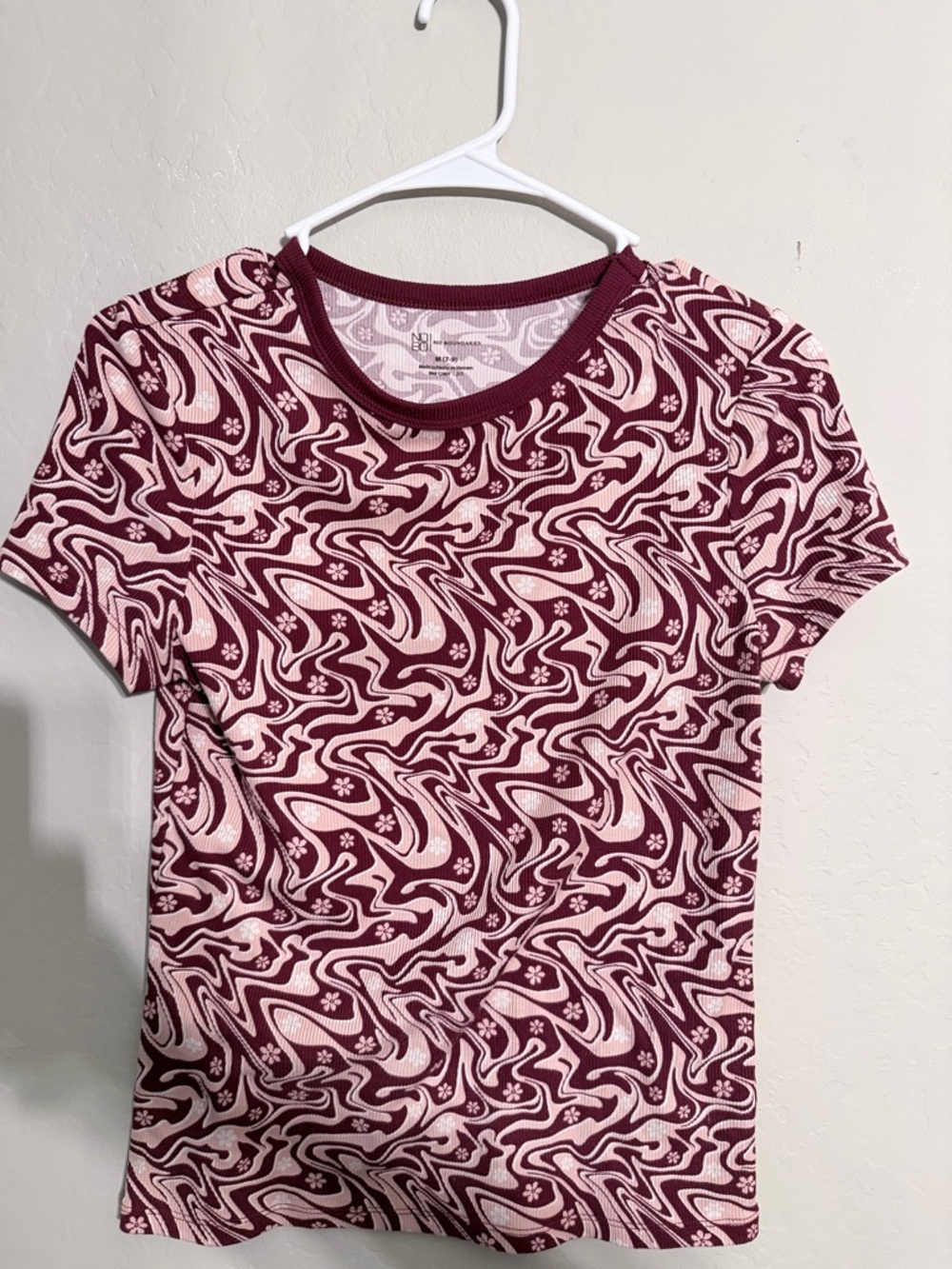 No Boundaries Pink & Burgundy Swirl Short Sleeve Tee
